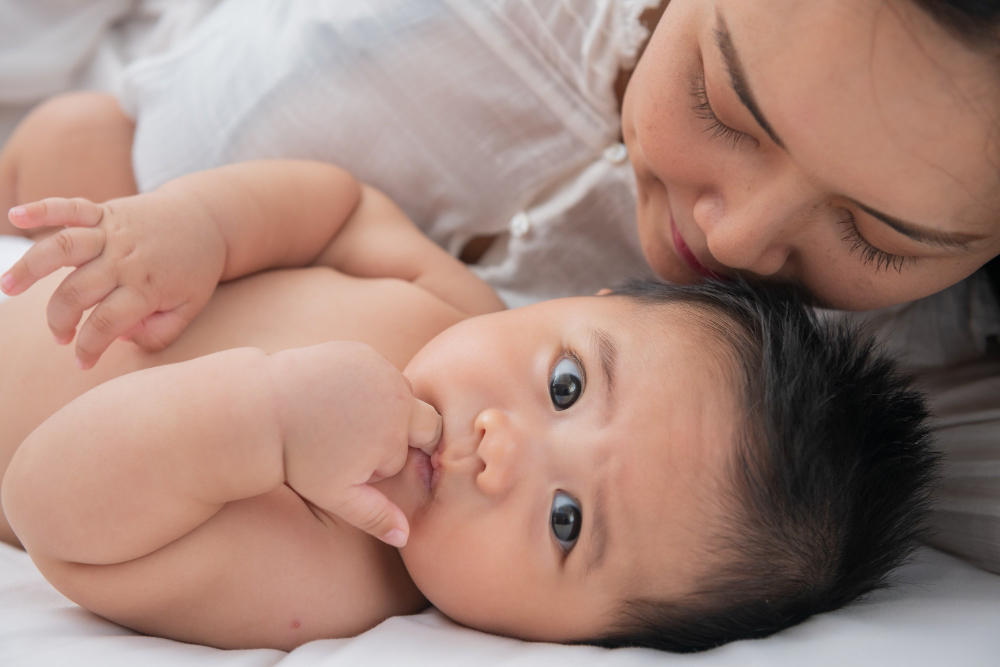 Pentingnya Skin to Skin untuk Tumbuh Kembang Anak